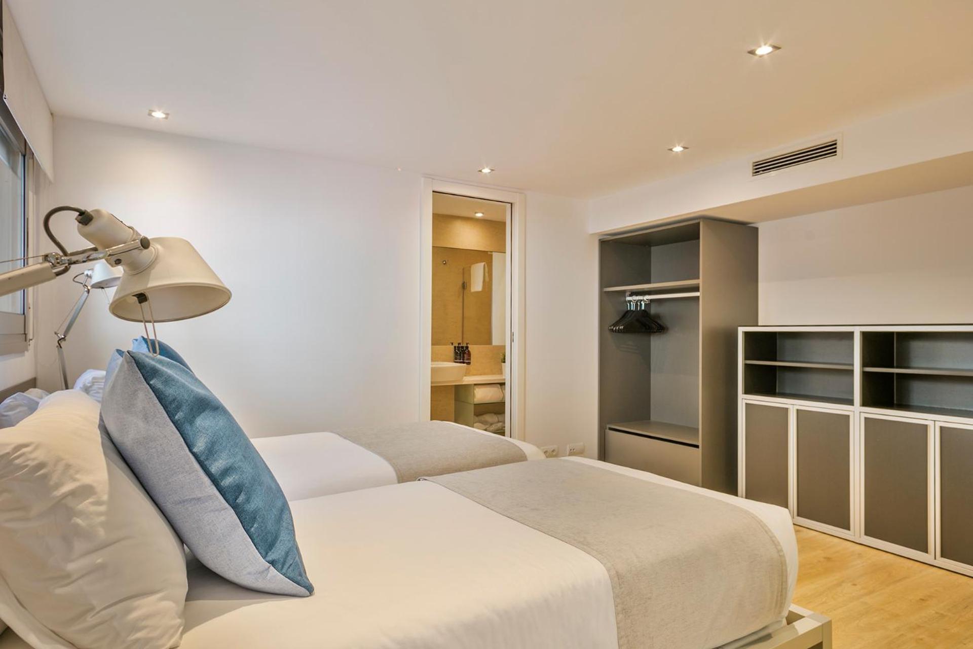 Lugaris Rambla Apartment Barcelona Bagian luar foto