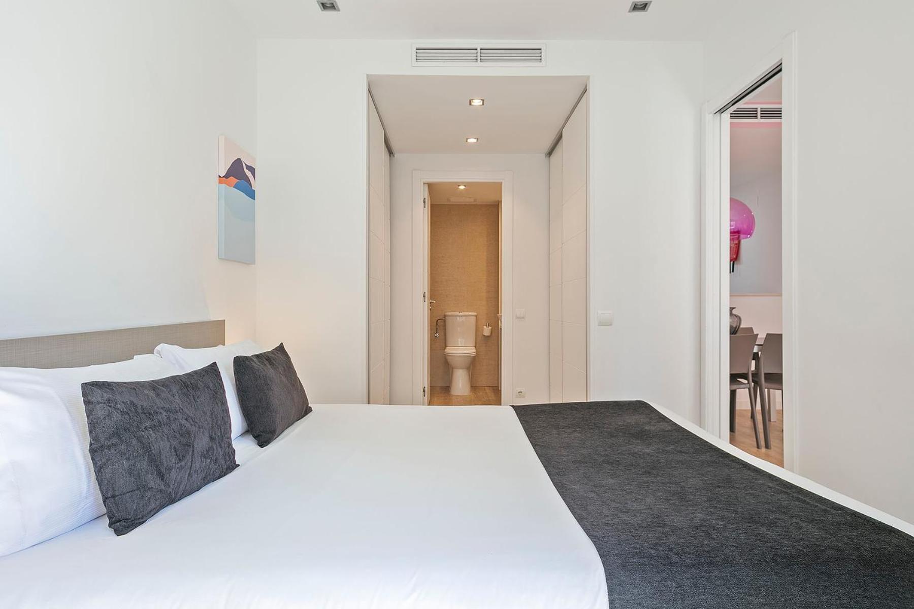 Lugaris Rambla Apartment Barcelona Bagian luar foto